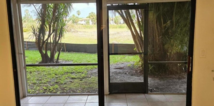 Condo in Lake Worth, Florida, 2 bedrooms  № 970596