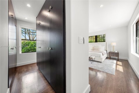 Villa ou maison à vendre à Miami, Floride: 4 chambres, 248.23 m2 № 1633522 - photo 26