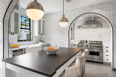 Villa ou maison à vendre à Miami, Floride: 4 chambres, 248.23 m2 № 1633522 - photo 16