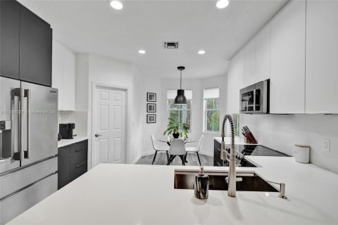 Casa en alquiler en Weston, Florida, 4 dormitorios, 185.53 m2 № 2014368 - foto 12