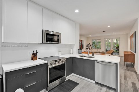 Casa en alquiler en Weston, Florida, 4 dormitorios, 185.53 m2 № 2014368 - foto 8