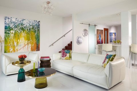 Condominio en venta en Miami Beach, Florida, 3 dormitorios № 2032835 - foto 6