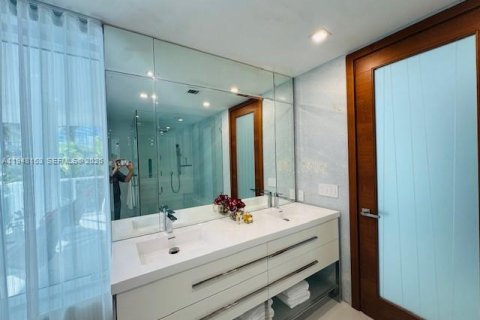 Condominio en venta en Miami Beach, Florida, 3 dormitorios № 2032835 - foto 19