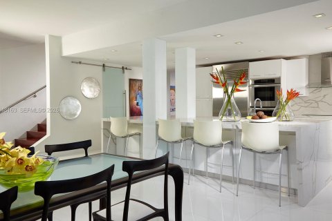 Condominio en venta en Miami Beach, Florida, 3 dormitorios № 2032835 - foto 7