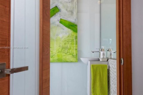 Condominio en venta en Miami Beach, Florida, 3 dormitorios № 2032835 - foto 11