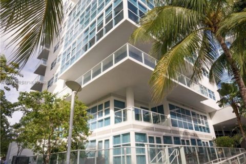 Condominio en venta en Miami Beach, Florida, 3 dormitorios № 2032835 - foto 3