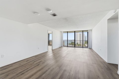 Купить кондоминиум в Уэст-Палм-Бич, Флорида 4 комнаты, 108.7м2, № 2083354 - фото 11