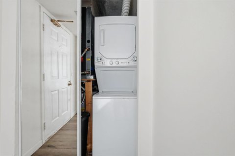 Купить кондоминиум в Уэст-Палм-Бич, Флорида 4 комнаты, 108.7м2, № 2083354 - фото 24