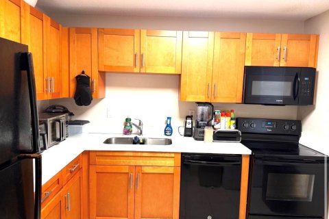 Condominio en Pompano Beach, Florida, 2 dormitorios  № 2262002