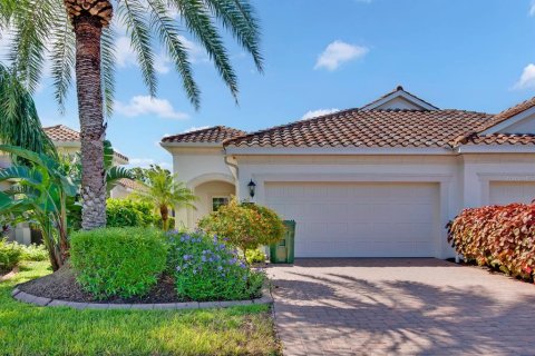 House in Bradenton, Florida 2 bedrooms, 141.68 sq.m. № 2348356