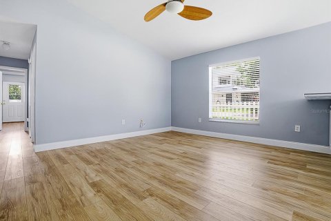 House in Orlando, Florida 3 bedrooms, 103.31 sq.m. № 2198920 - photo 4