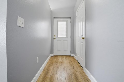 House in Orlando, Florida 3 bedrooms, 103.31 sq.m. № 2198920 - photo 3