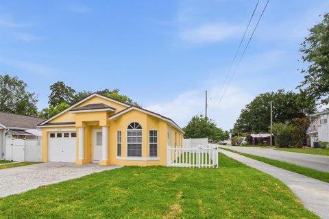 House in Orlando, Florida 3 bedrooms, 103.31 sq.m. № 2198920 - photo 2