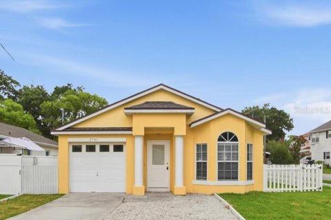 House in Orlando, Florida 3 bedrooms, 103.31 sq.m. № 2198920