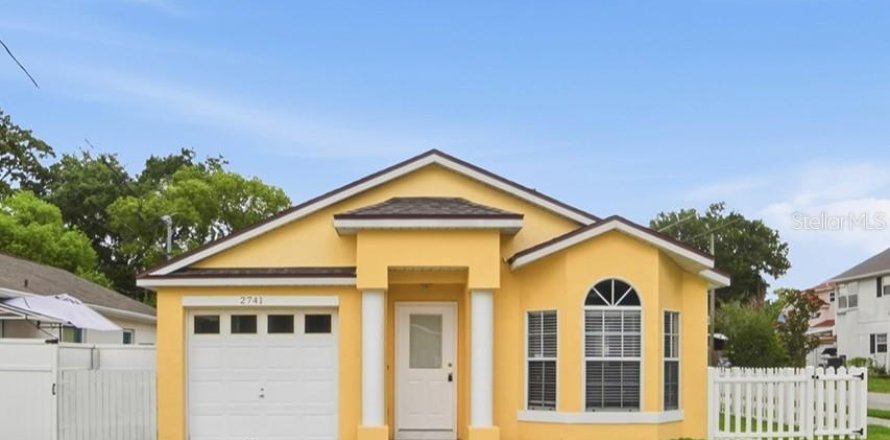 House in Orlando, Florida 3 bedrooms, 103.31 sq.m. № 2198920