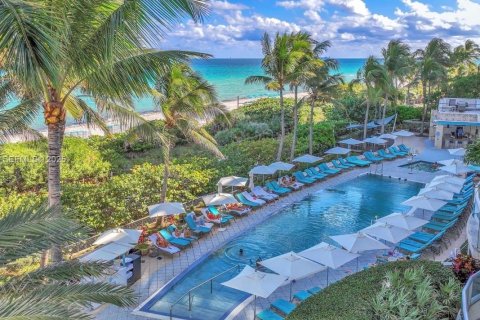 Condo in Miami Beach, Florida, 1 bedroom  № 2035422 - photo 11