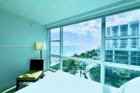 Condo in Miami Beach, Florida, 1 bedroom  № 2035422 - photo 13