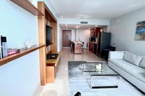 Condo in Miami Beach, Florida, 1 bedroom  № 2035422 - photo 4