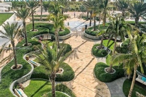 Condo in Miami Beach, Florida, 1 bedroom  № 2035422 - photo 30