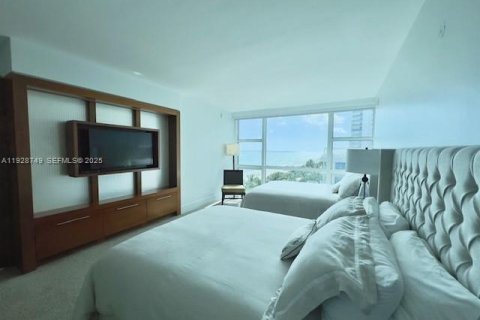 Condo in Miami Beach, Florida, 1 bedroom  № 2035422 - photo 12