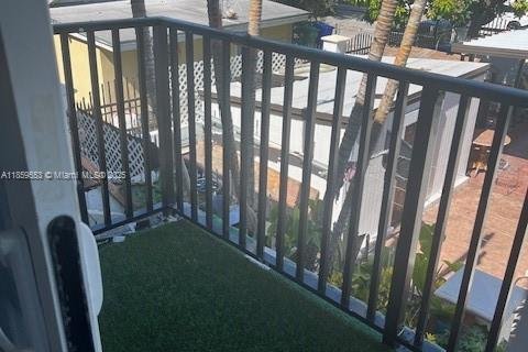 Apartamento en alquiler en Miami, Florida, 1 dormitorio, 530.66 m2 № 1888109 - foto 4