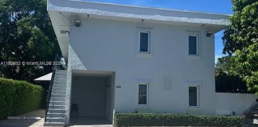 Apartamento en Miami, Florida 1 dormitorio, 530.66 m2 № 1888109