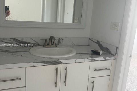 Apartamento en alquiler en Miami, Florida, 1 dormitorio, 530.66 m2 № 1888109 - foto 10
