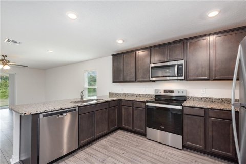Villa ou maison à vendre à Deltona, Floride: 4 chambres, 171.03 m2 № 1852836 - photo 3