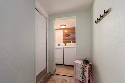 House in Dunedin, Florida 4 bedrooms, 129.6 sq.m. № 2232232 - photo 27