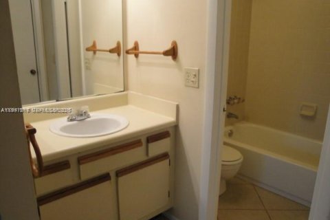Copropriété à vendre à Pompano Beach, Floride: 1 chambre, 55.74 m2 № 2091361 - photo 13