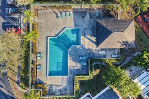 Villa ou maison à vendre à Pembroke Pines, Floride: 3 chambres, 191.1 m2 № 2036204 - photo 28