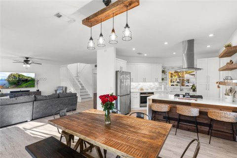 Villa ou maison à vendre à Pembroke Pines, Floride: 3 chambres, 191.1 m2 № 2036204 - photo 5