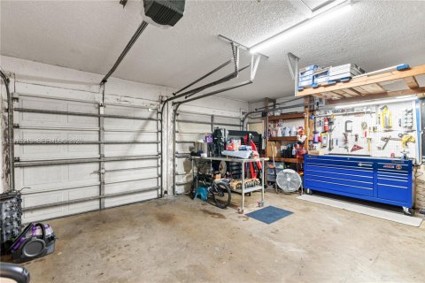 Villa ou maison à vendre à Pembroke Pines, Floride: 3 chambres, 191.1 m2 № 2036204 - photo 23