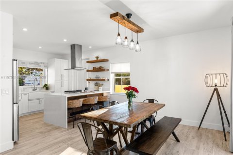 Villa ou maison à vendre à Pembroke Pines, Floride: 3 chambres, 191.1 m2 № 2036204 - photo 6