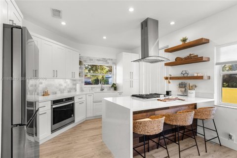 Villa ou maison à vendre à Pembroke Pines, Floride: 3 chambres, 191.1 m2 № 2036204 - photo 4