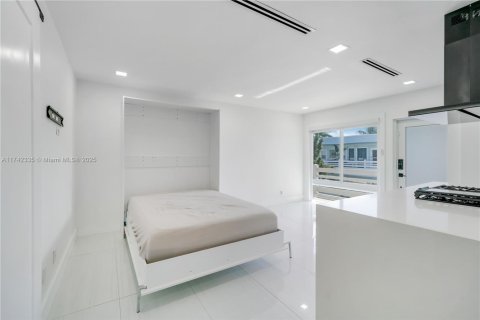 Condominio en venta en North Miami, Florida, 1 dormitorio, 57.6 m2 № 1934532 - foto 21
