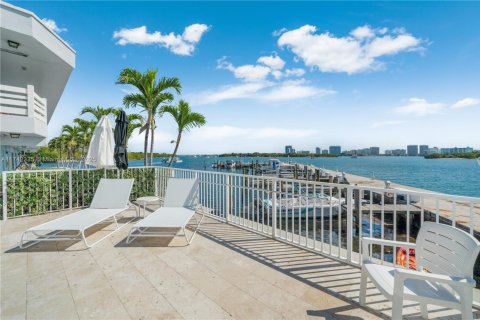 Condominio en venta en North Miami, Florida, 1 dormitorio, 57.6 m2 № 1934532 - foto 29