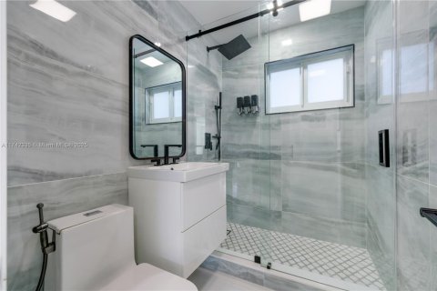 Condominio en venta en North Miami, Florida, 1 dormitorio, 57.6 m2 № 1934532 - foto 17