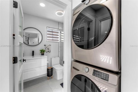Copropriété à vendre à Miami, Floride: 2 chambres, 90.12 m2 № 2338958 - photo 15