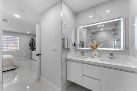Copropriété à vendre à Miami, Floride: 2 chambres, 90.12 m2 № 2338958 - photo 10