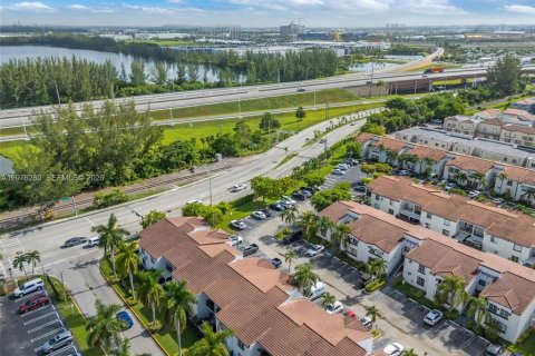 Copropriété à vendre à Miami, Floride: 2 chambres, 90.12 m2 № 2338958 - photo 26