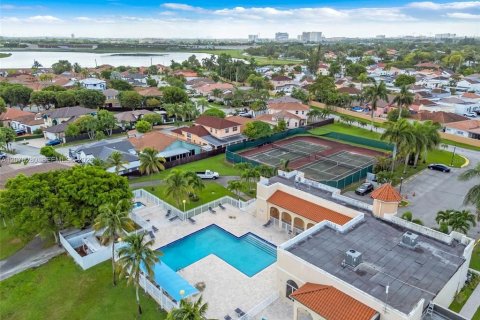Copropriété à vendre à Miami, Floride: 2 chambres, 90.12 m2 № 2338958 - photo 18