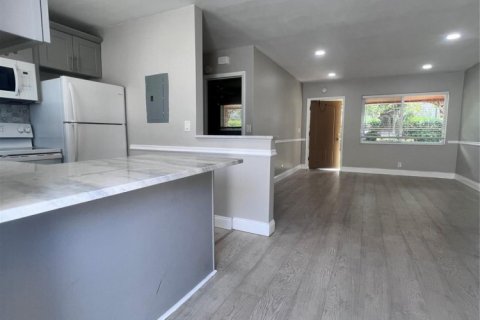 Villa ou maison à louer à Hollywood, Floride: 1 chambre № 1188536 - photo 1
