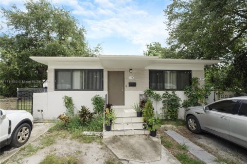 Immobilier commercial à vendre à Miami, Floride: 144 m2 № 2079046 - photo 2