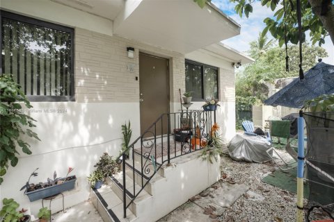 Immobilier commercial à vendre à Miami, Floride: 144 m2 № 2079046 - photo 20