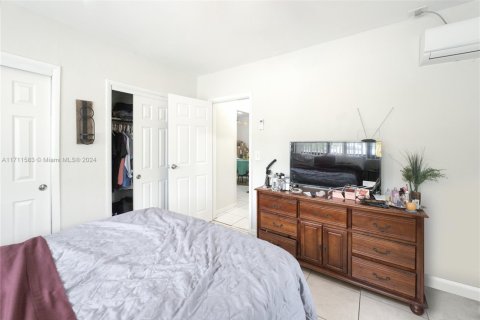 Immobilier commercial à vendre à Miami, Floride: 144 m2 № 2079046 - photo 13