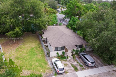 Immobilier commercial à vendre à Miami, Floride: 144 m2 № 2079046 - photo 4