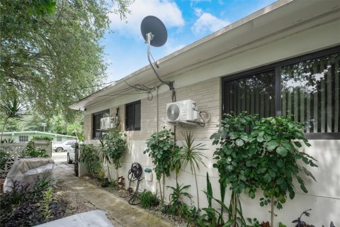 Immobilier commercial à vendre à Miami, Floride: 144 m2 № 2079046 - photo 21