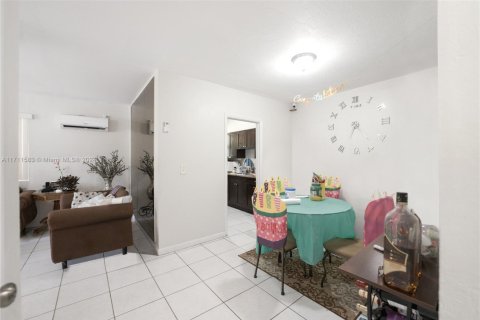 Immobilier commercial à vendre à Miami, Floride: 144 m2 № 2079046 - photo 15
