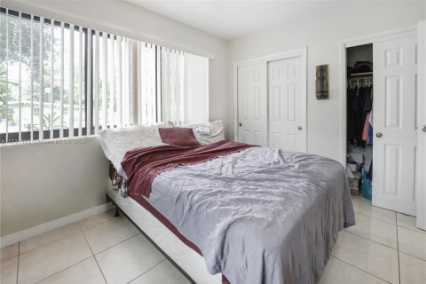 Immobilier commercial à vendre à Miami, Floride: 144 m2 № 2079046 - photo 12